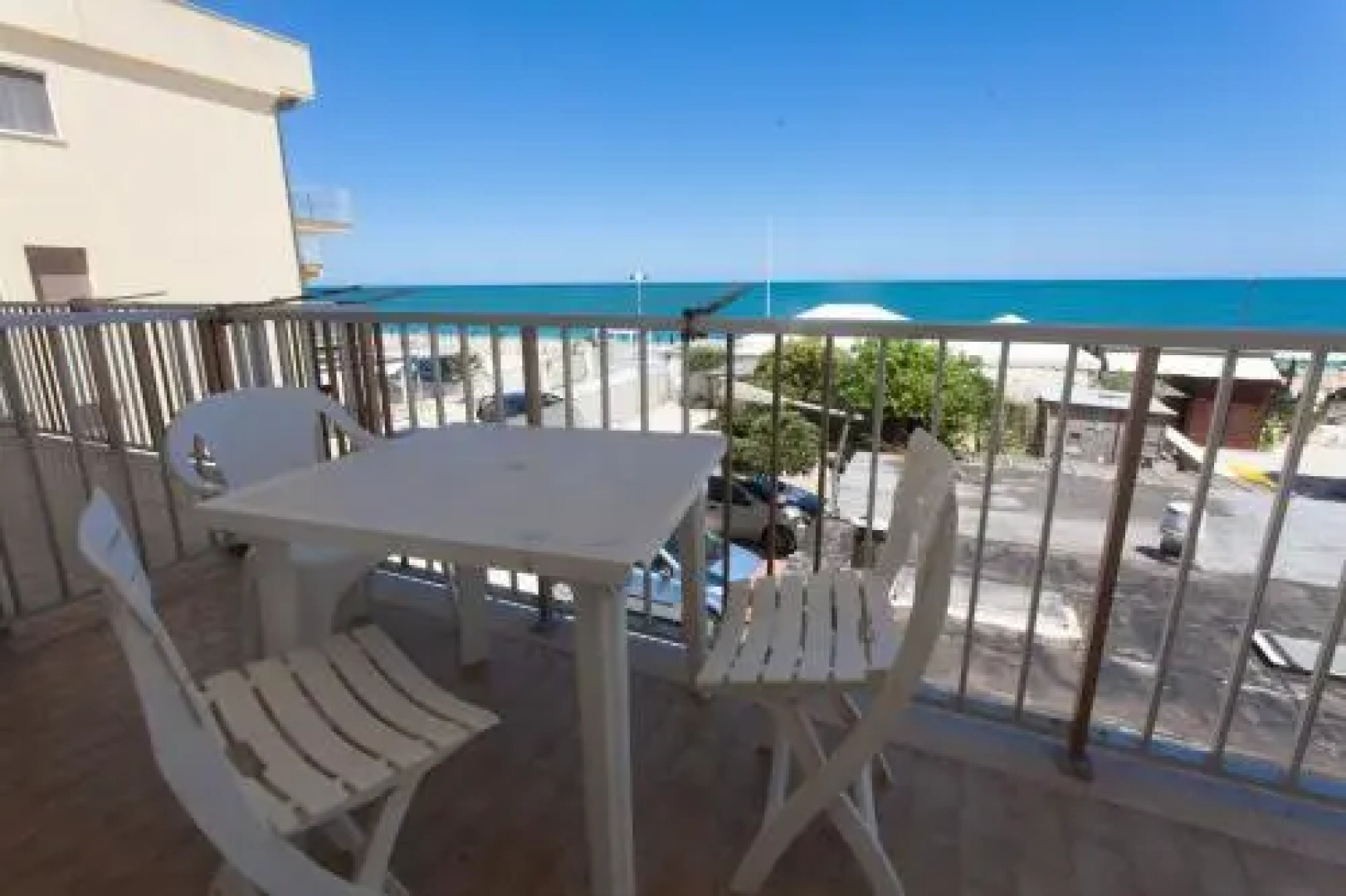 M249 - Marcelli, comoda mansarda fronte mare