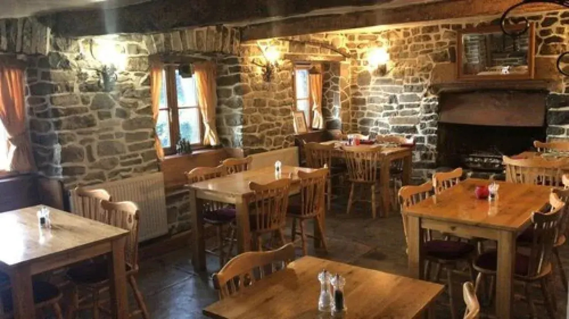 The Pecking Mill Inn