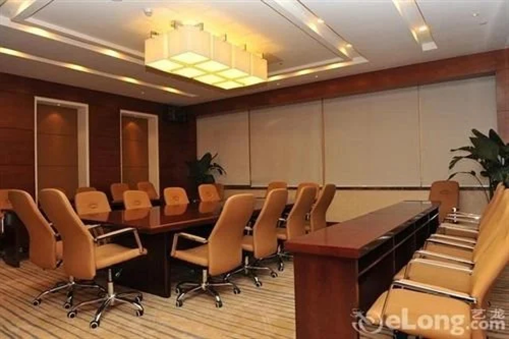 Western Coast Garden Hotel