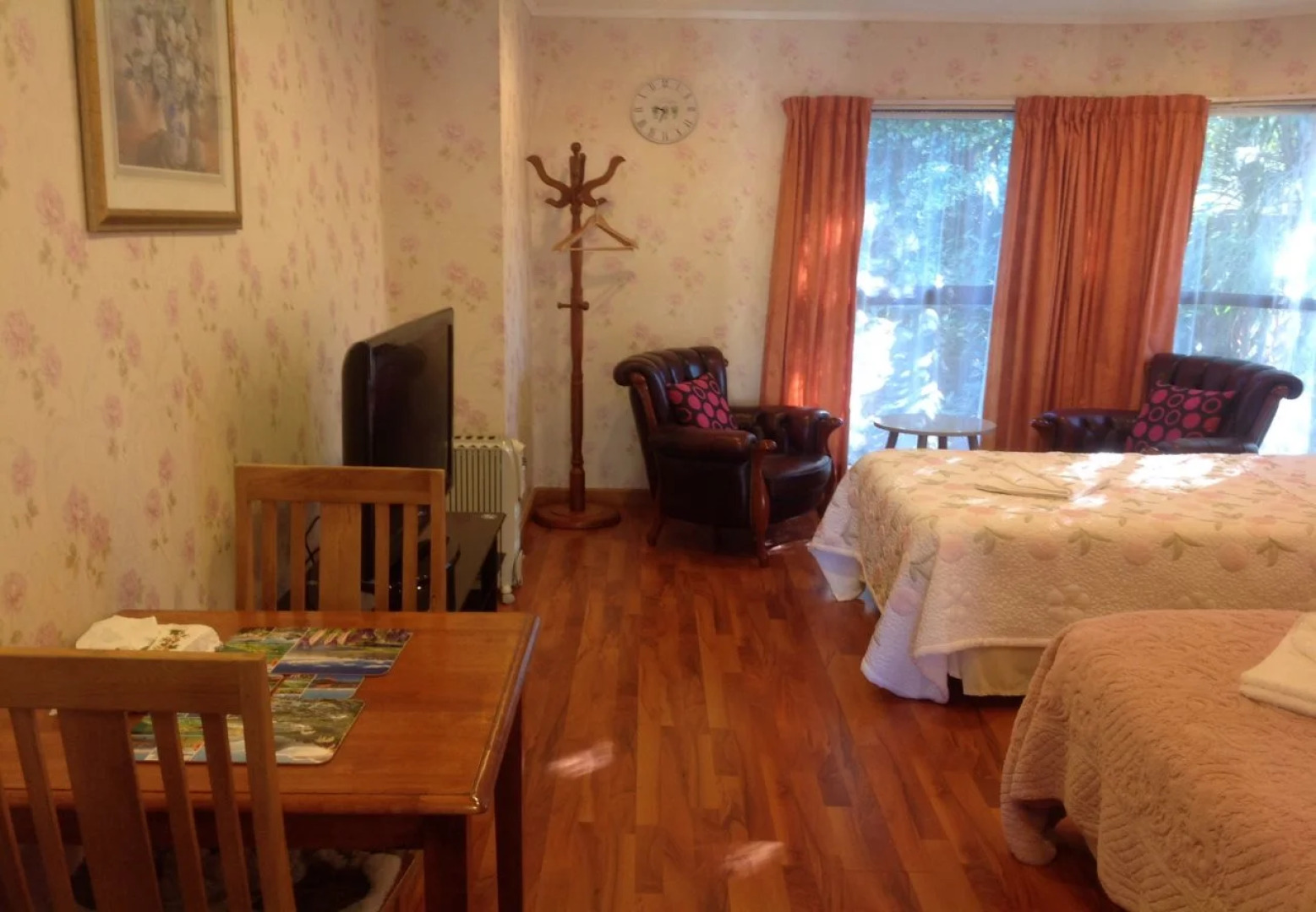 Cascades Motor Lodge