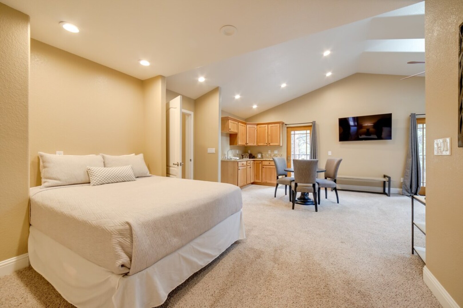 4 Mi to Ski Mt Rose: Sleek Reno-lake Tahoe Home