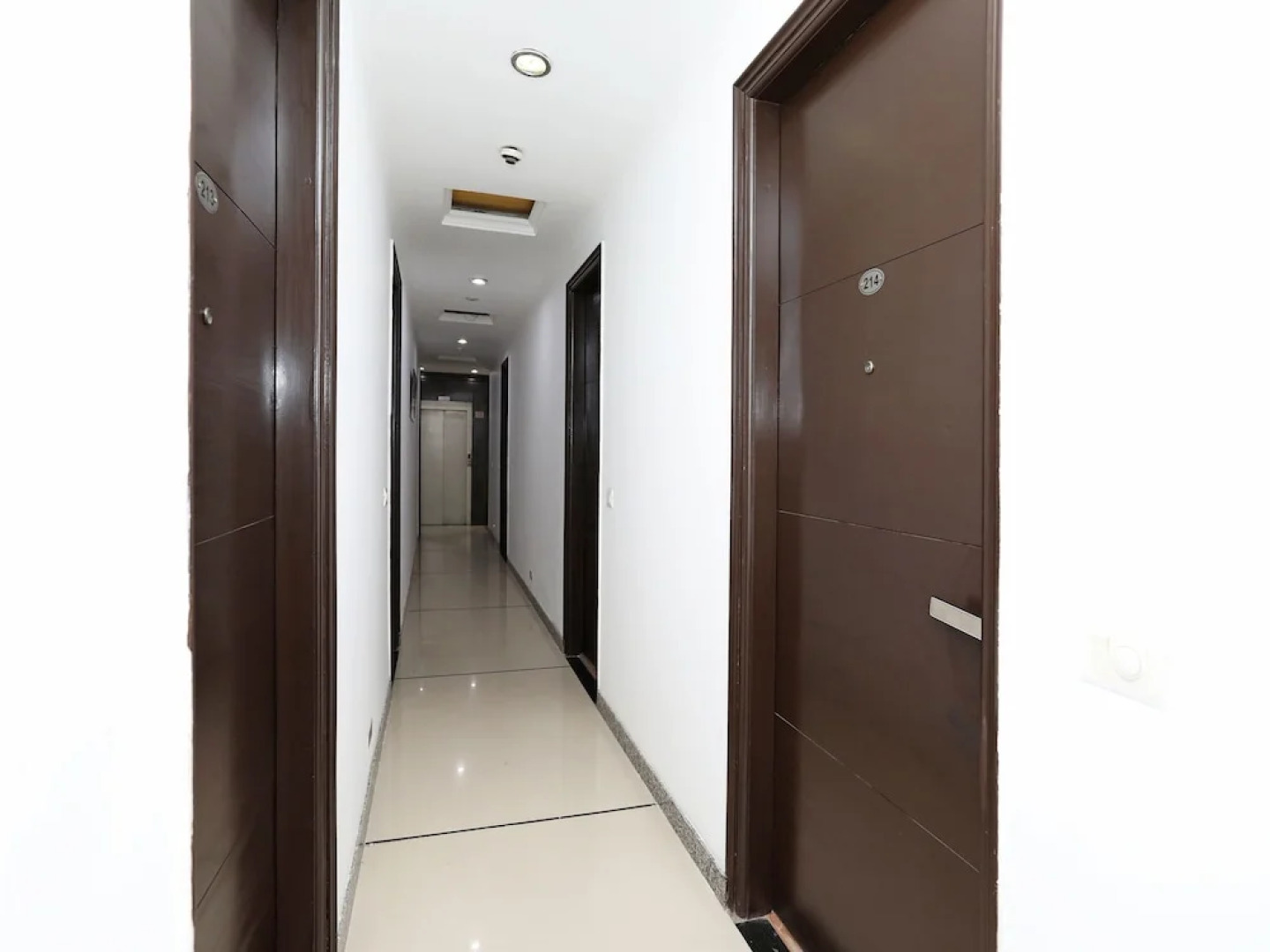 OYO Premium Jasola Apollo