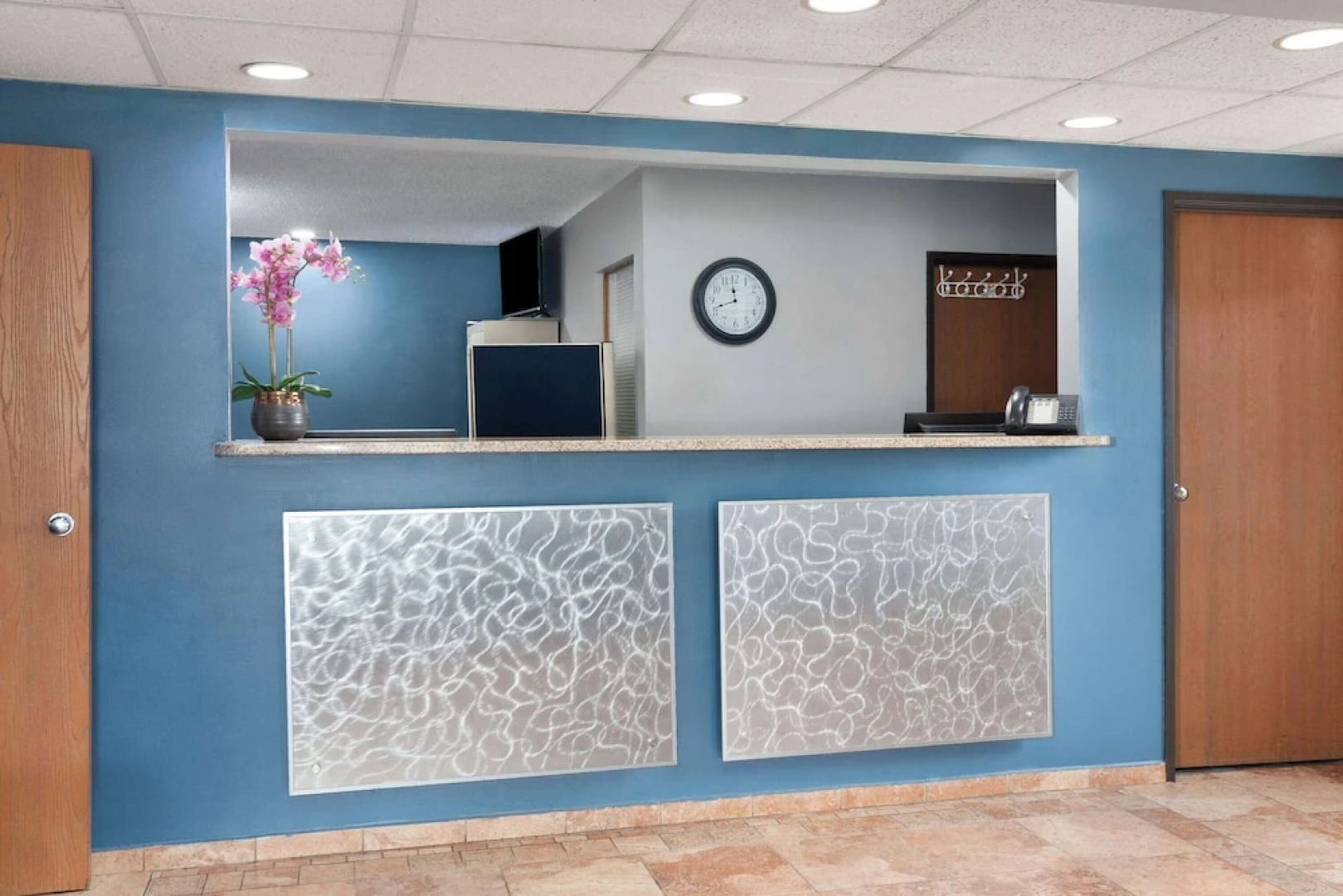 Super 8 Sun Prairie/madison E