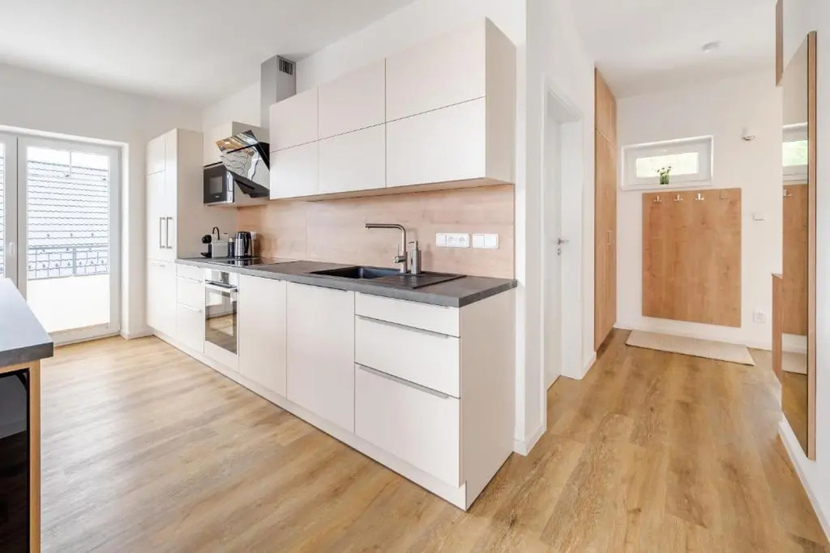 Lakeside Village Větrník