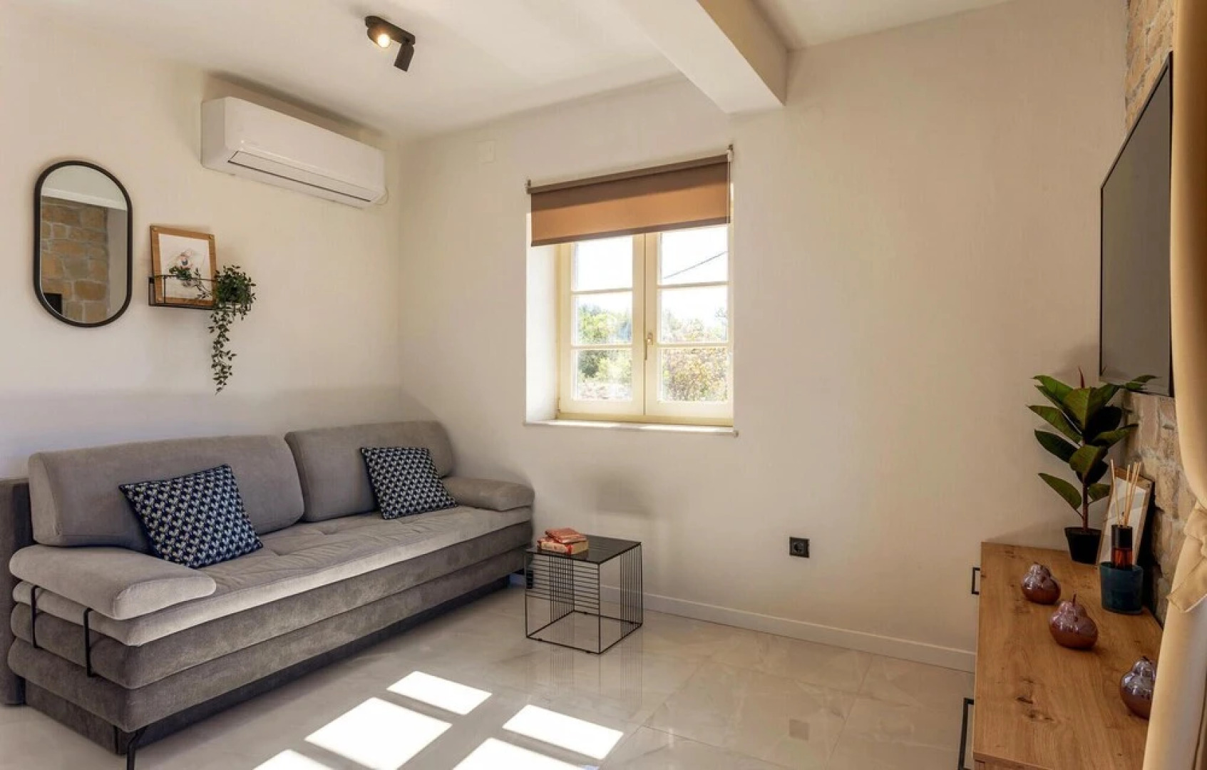 Awesome Apartment in Sali with Hot Tub, WiFi & 2 Bedrooms