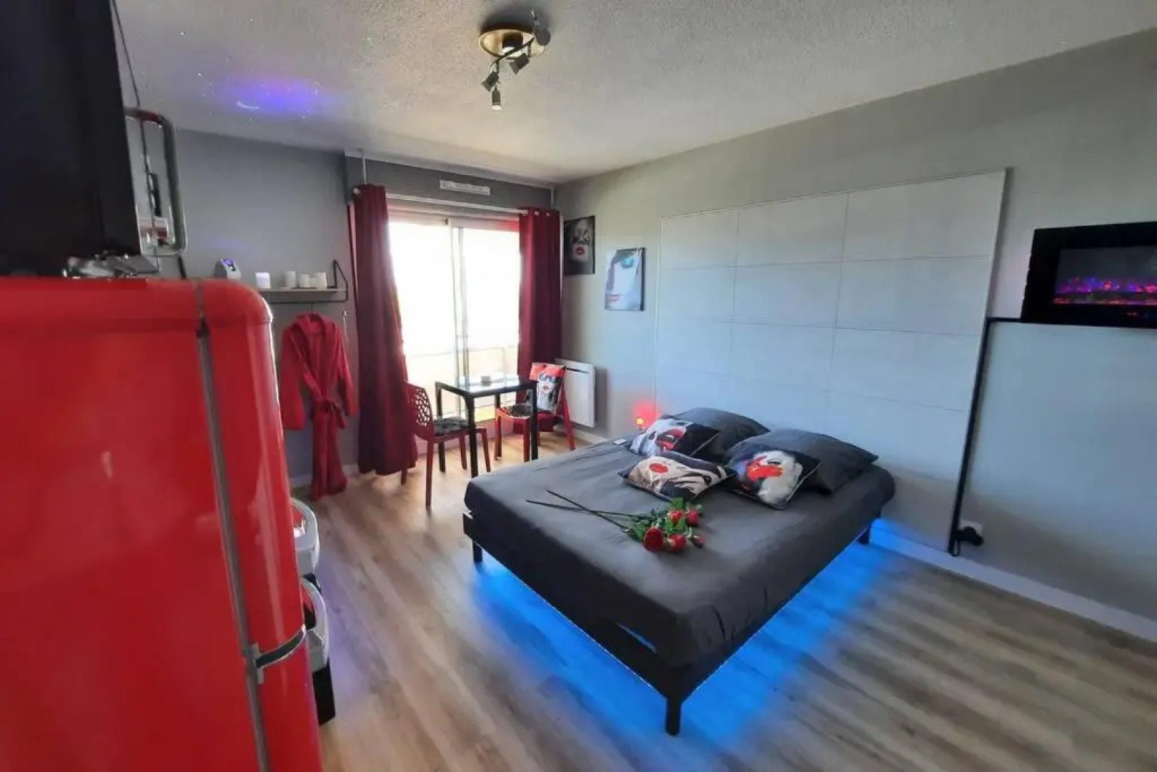 Grand Studio BISCARROSSE PLAGE Une nuit A 2 avec Sauna Luxe, Balnéo, Océan rien que pour vous