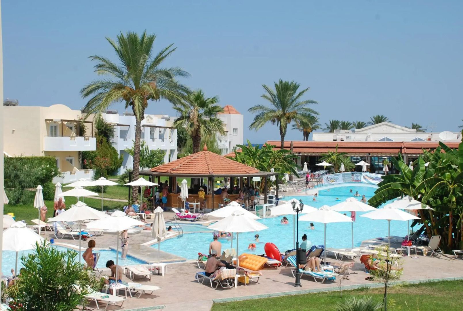 Zorbas Beach Hotel