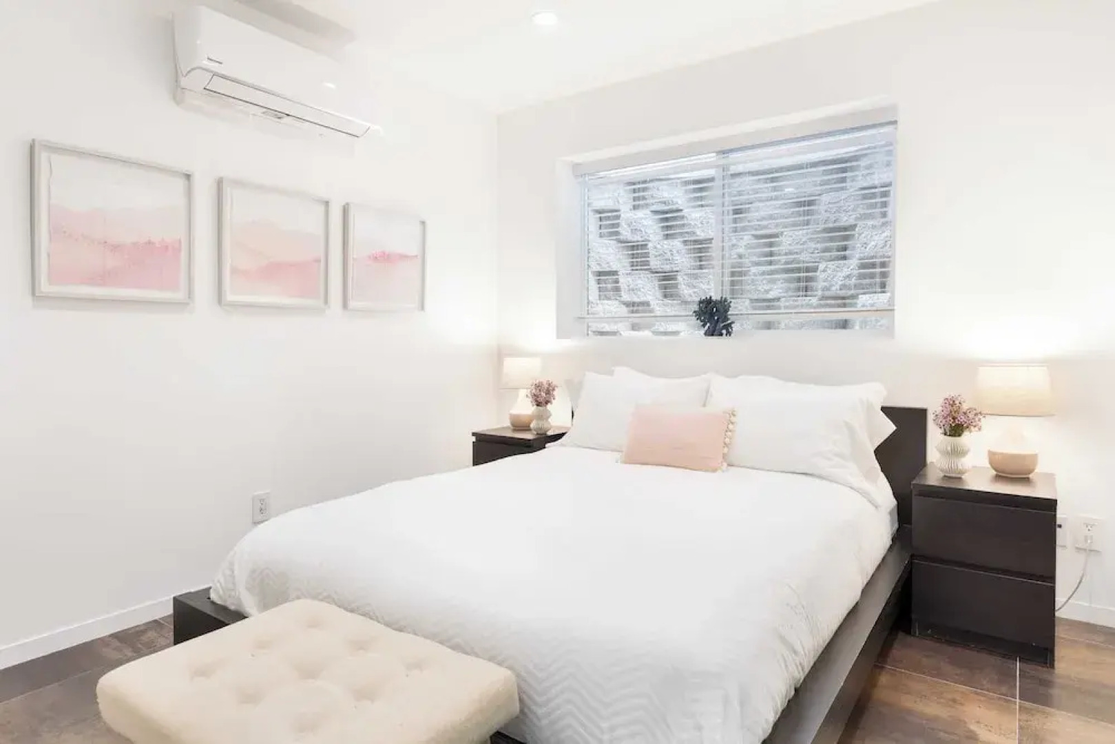 Steps to Beach+shops, Oceanview, Hot Tub+firepit Moonlight Modern by Avantstay