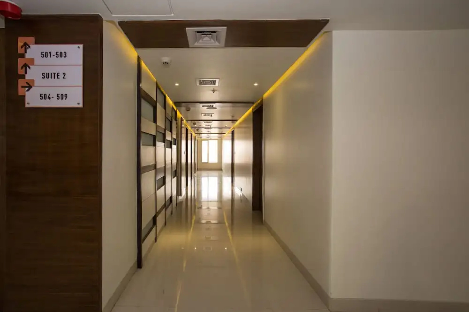 OYO 10881 Hotel Club 29