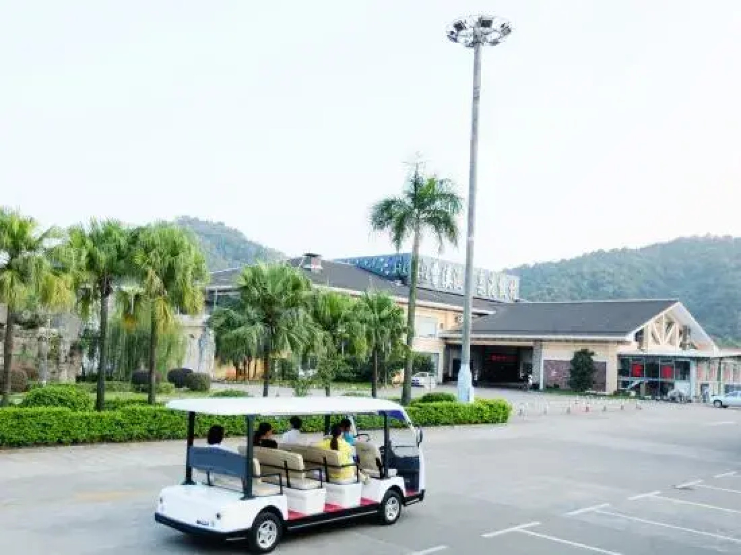 Caoxi Hot Spring Holiday Resort