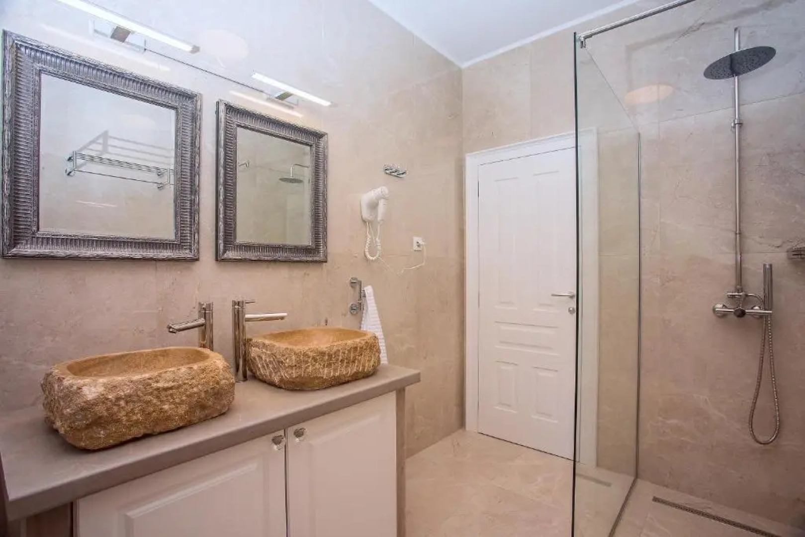 Villa Porto Mimice, 40sqm Heated Private Pool, 4 bedrooms, Sauna, Gym, Billiard