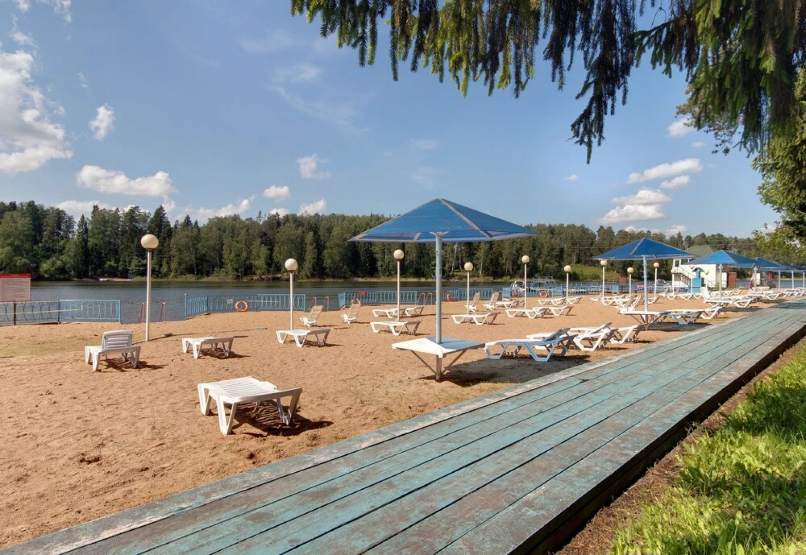 Flora Park Country Club