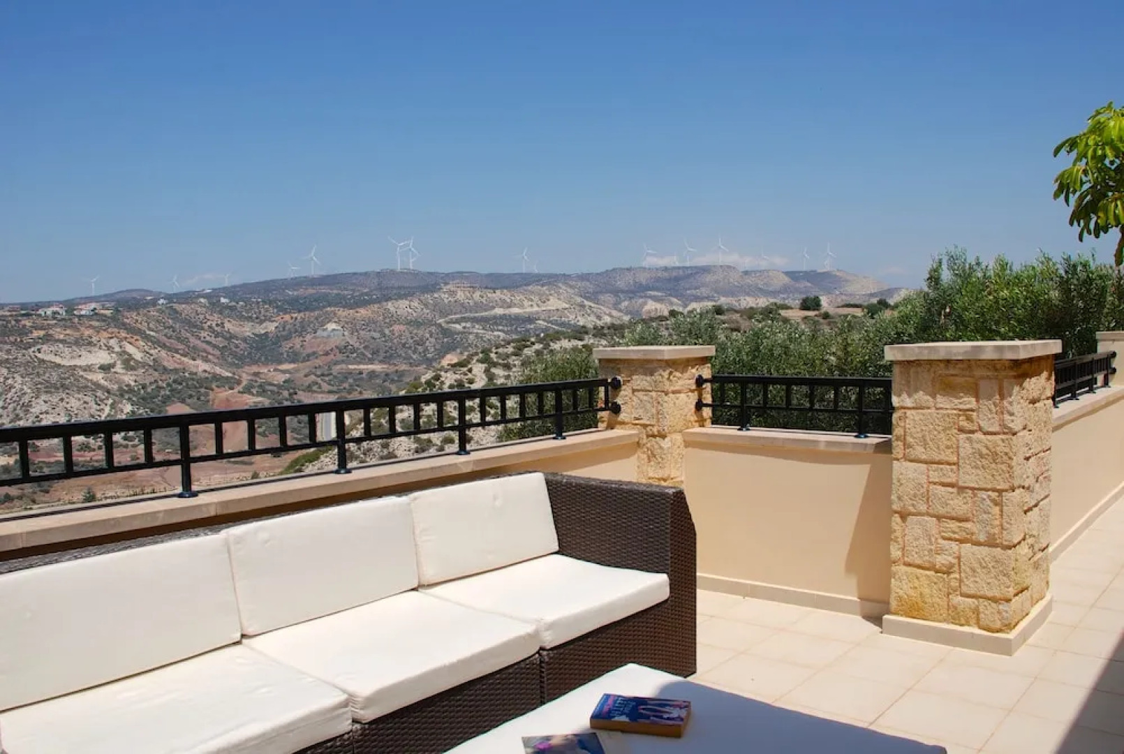 Charming 3 bedroom villa 'EZ02' with beautiful views, communal pool and resort facilities, Zephyros Village on Aphrodite Hills Resort