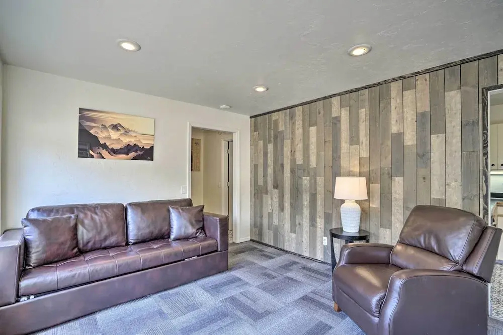 Cabin w/ Hot Tub & Views: 1 Mile to Alyeska Resort