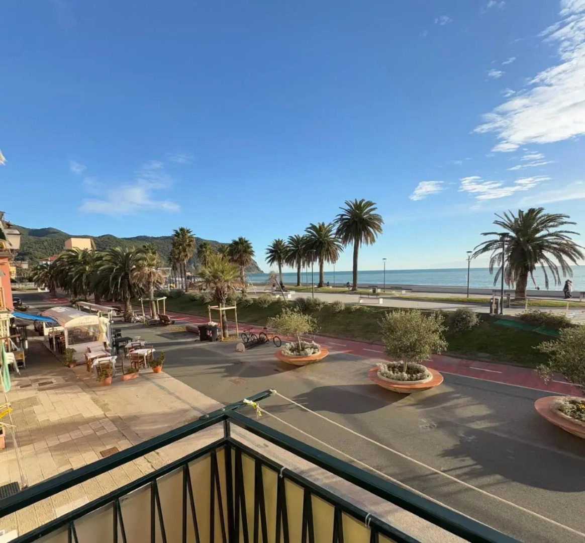 ALTIDO Great Flat with Balcony & Sea View near Beach