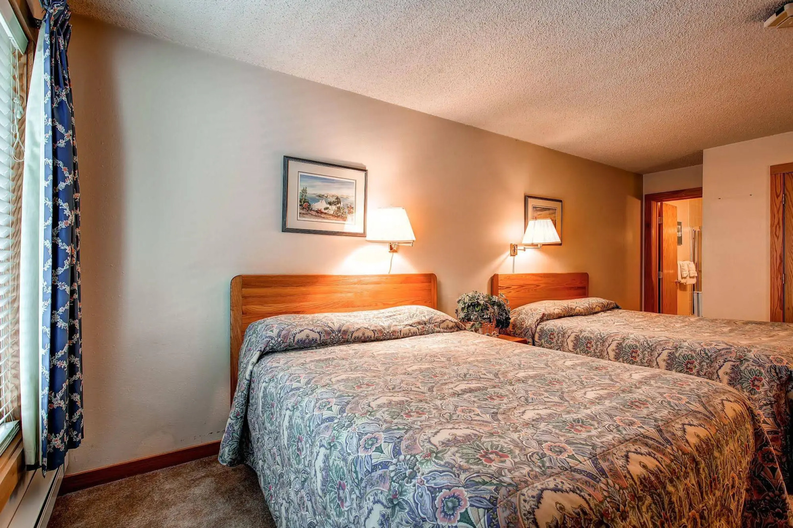 Tannenbaum Condominiums by Ski Country Resorts