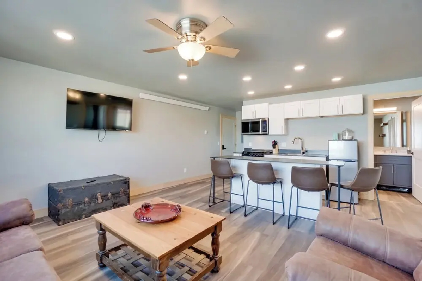 Saratoga Retreat ~ 3 Mi to Saratoga Lake!