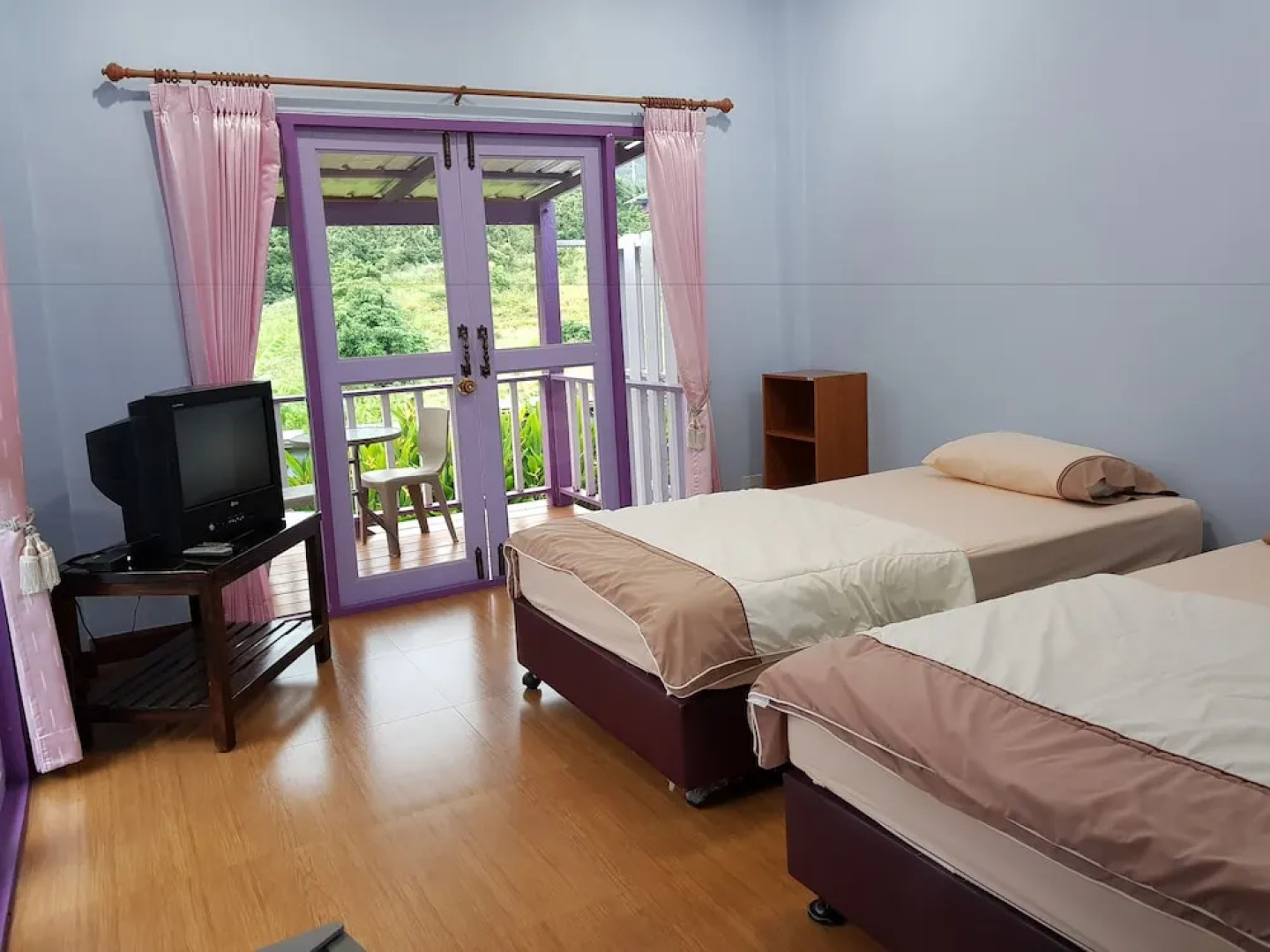 Mae Klang Ban yen hill