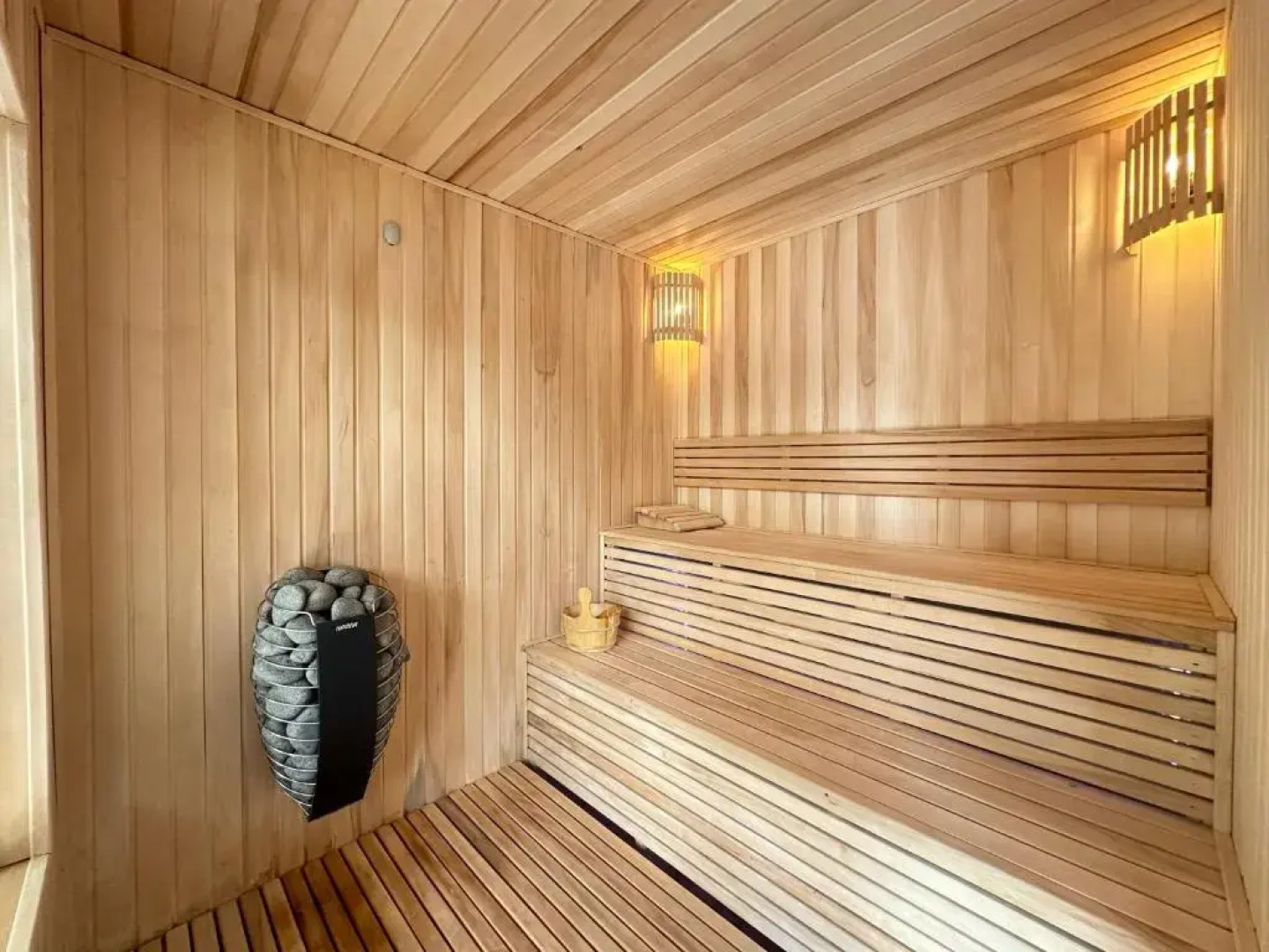 Qafqaz Suite Wood Stack