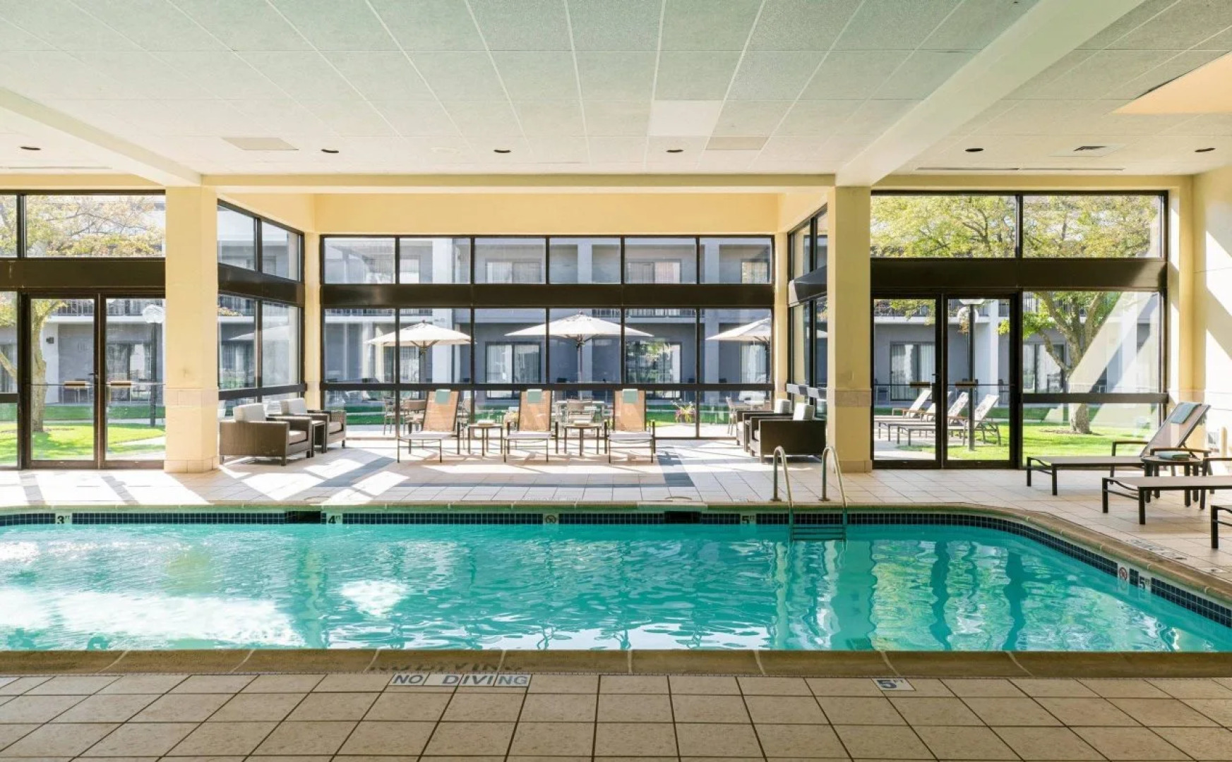 Courtyard by Marriott Chicago Naperville