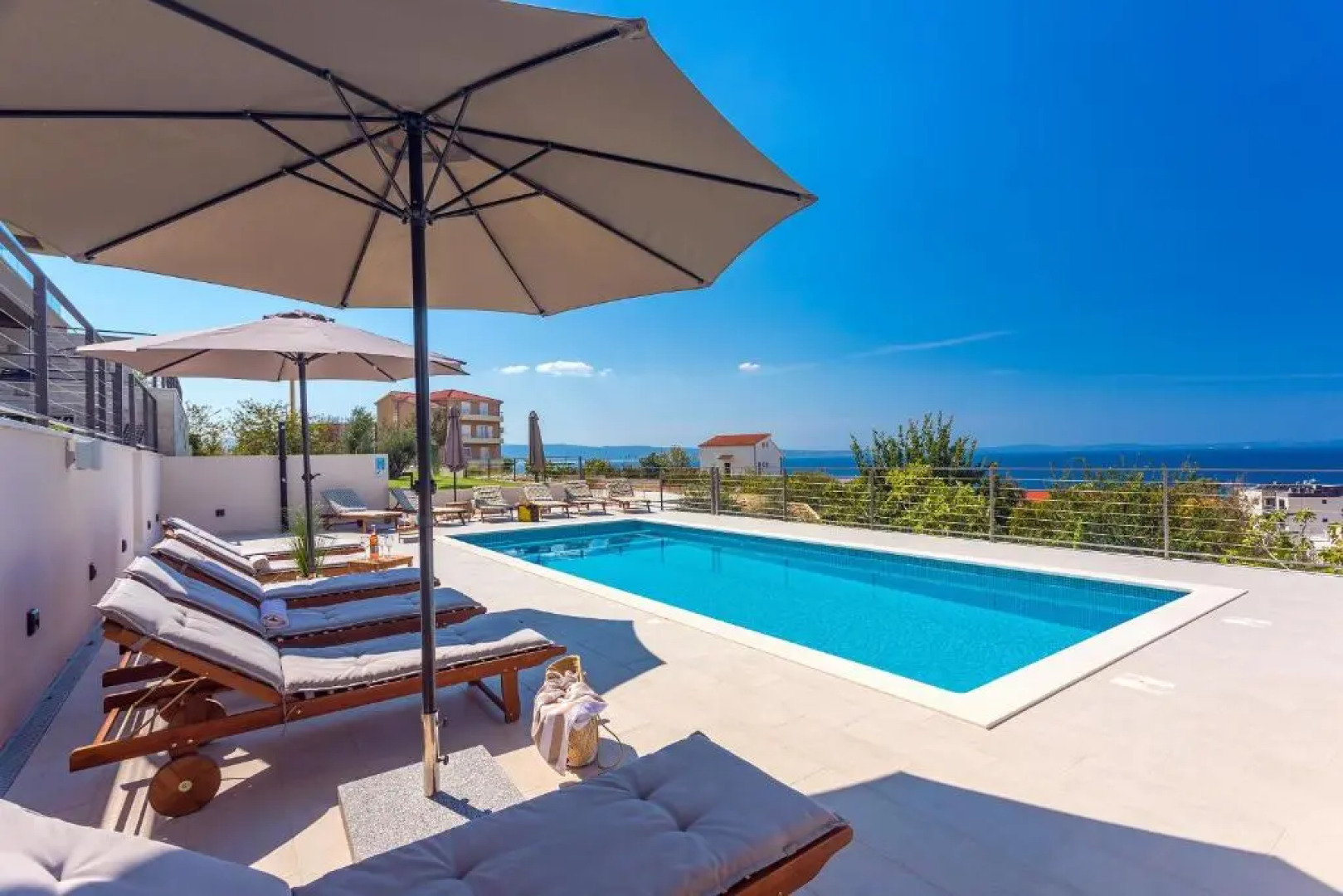 Villa Diva with 7 bedrooms, heated pool, sauna and fun zone, sea views