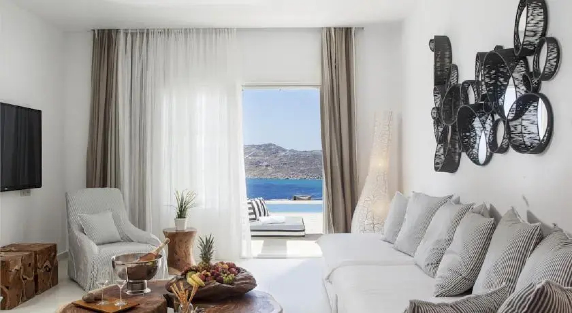 Villa Super Paradise (by Myconian Collection)