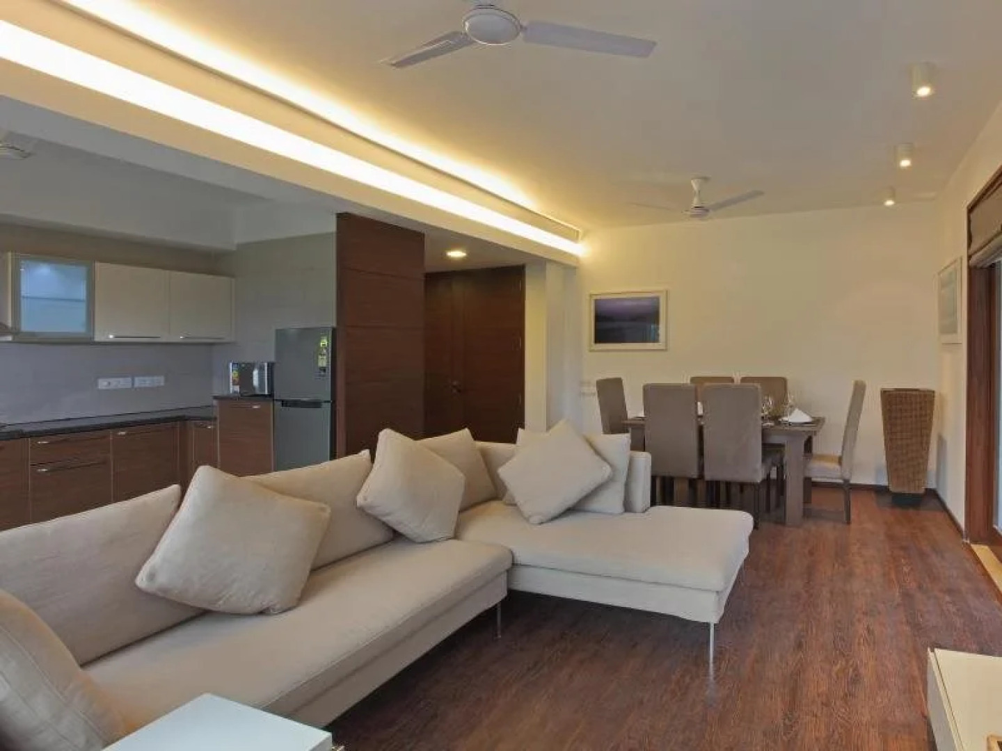 The Golden Pearl Calem Grove Hotel