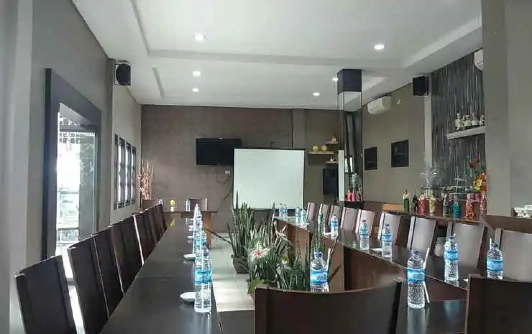 Puri 56 Hotel & Resto