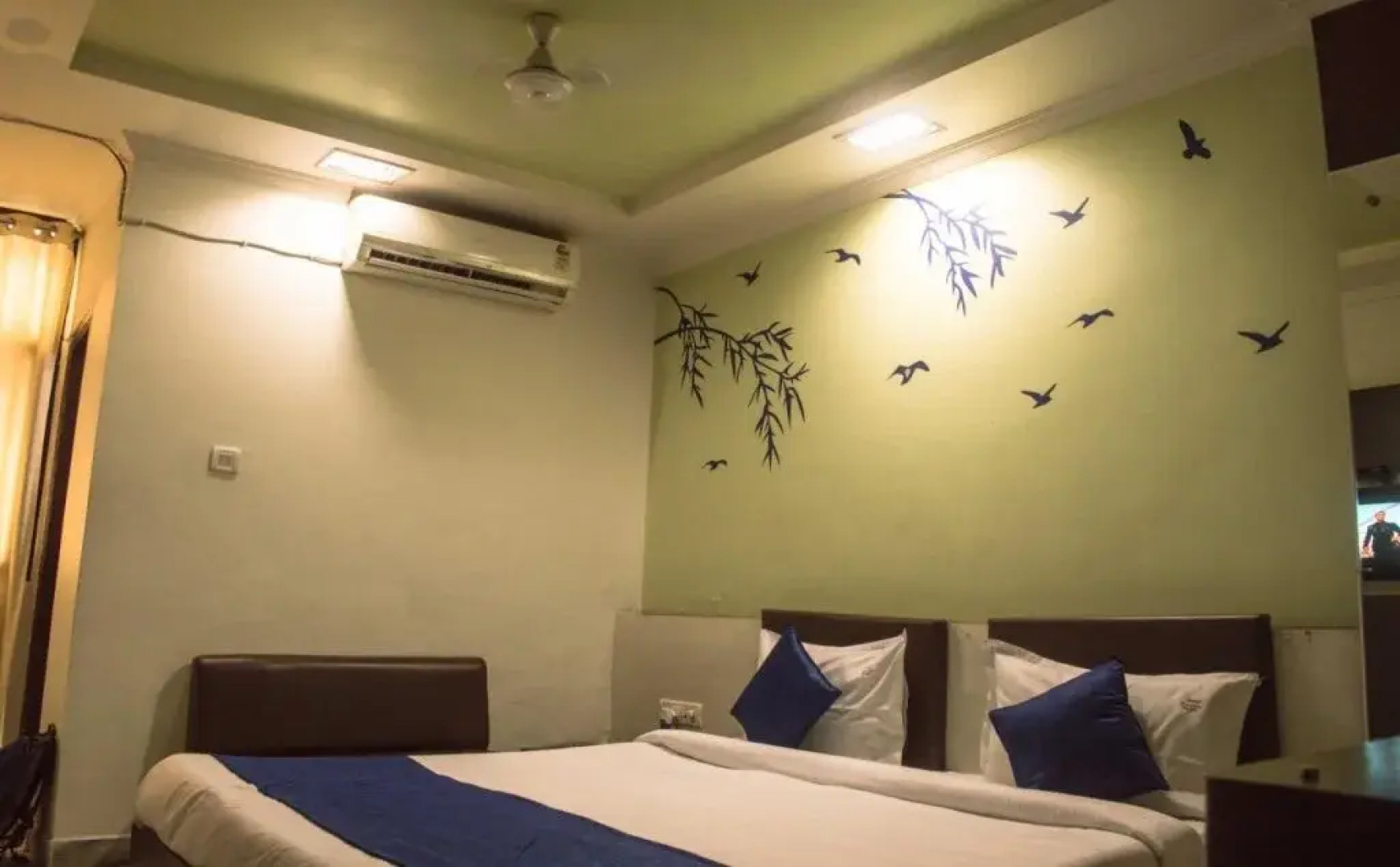 OYO 24646 Hotel Gaurav Palace