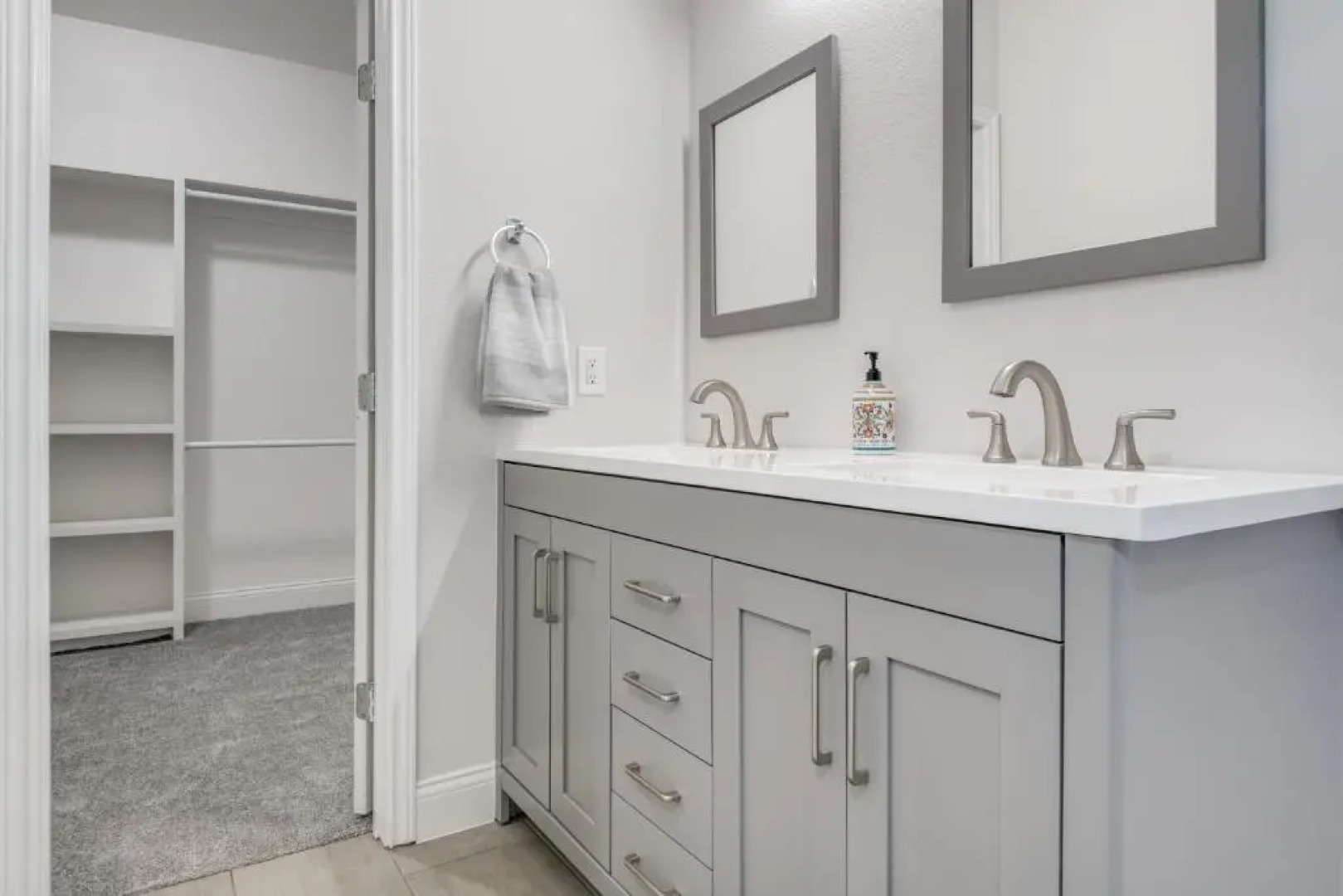 LakeDallasPoolHouse GREAT memories, near LAKE!