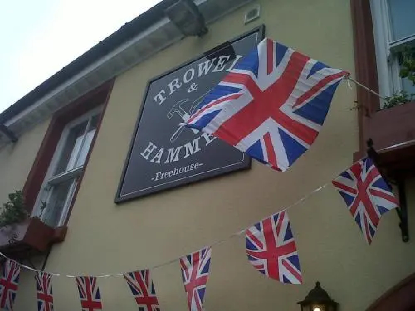 Trowel and Hammer Inn