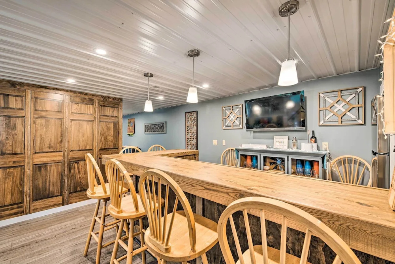 Deck & Game Room: Home in Pennsylvania Countryside