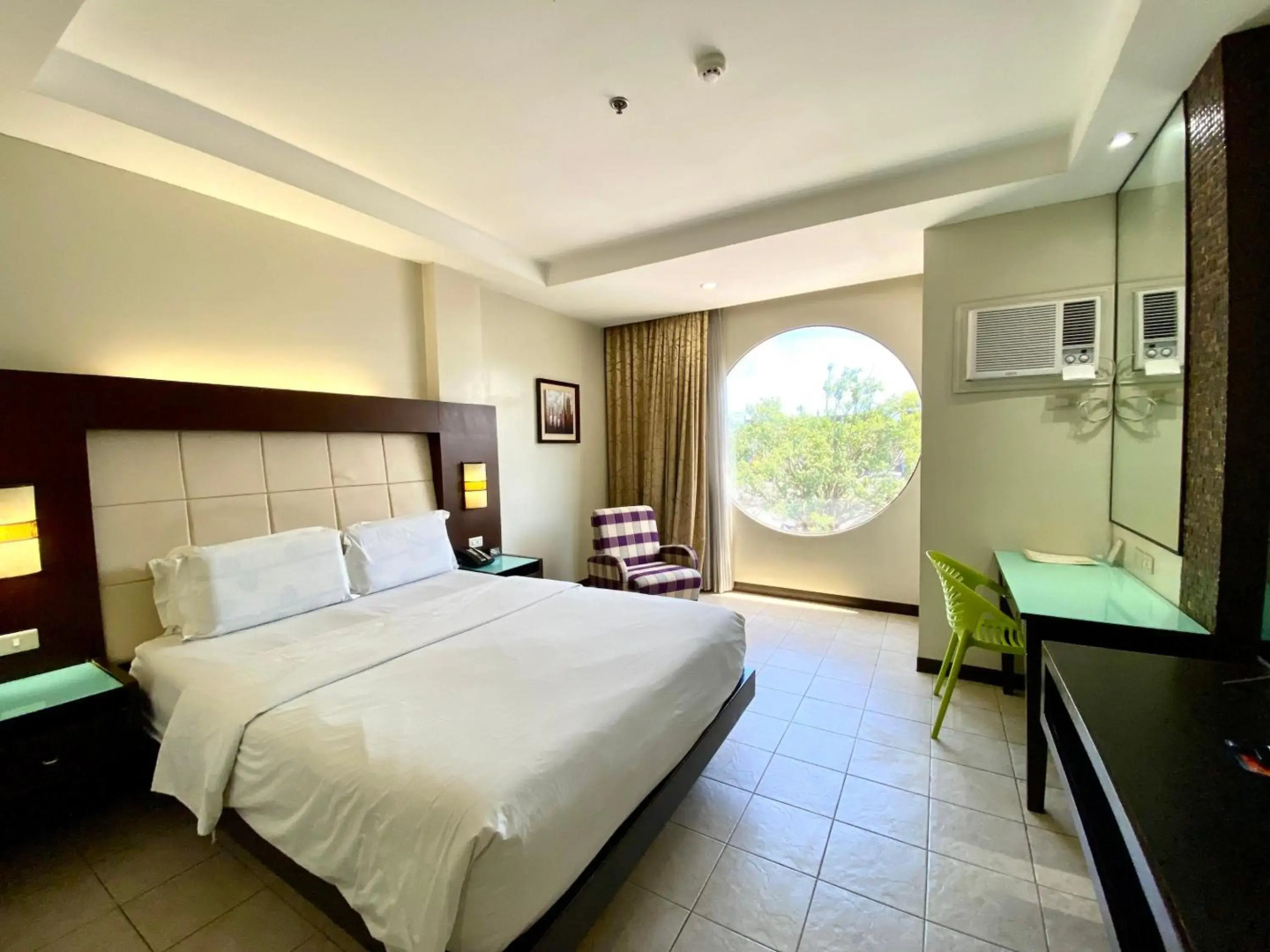 Circle Inn - Hotel & Suites