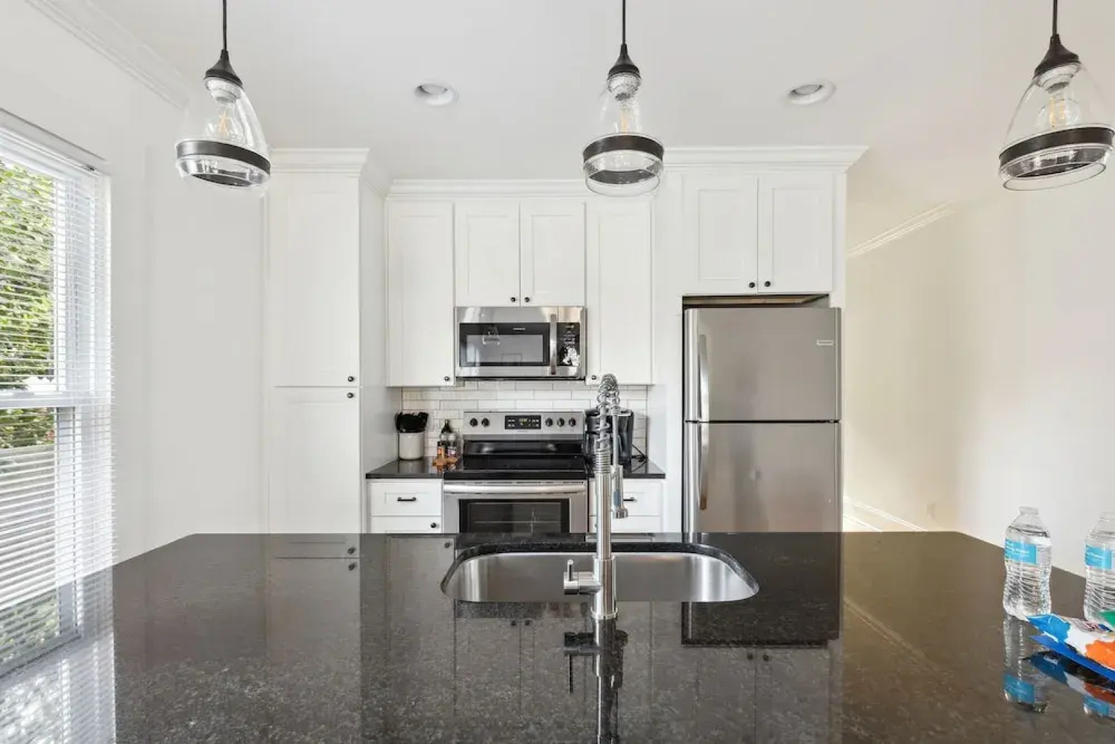 Downtown Delight: Cozy & Pet-friendly Retreat 3 Bedroom Home by RedAwning