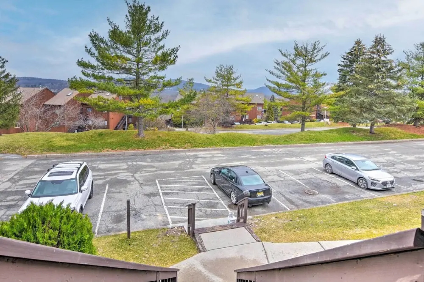 Vernon Township Home w/ Deck on Golf Course