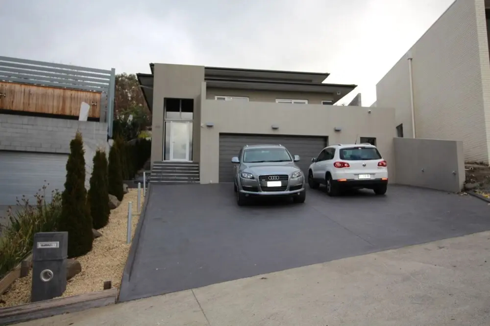 Sunny Sandy Bay Apartment