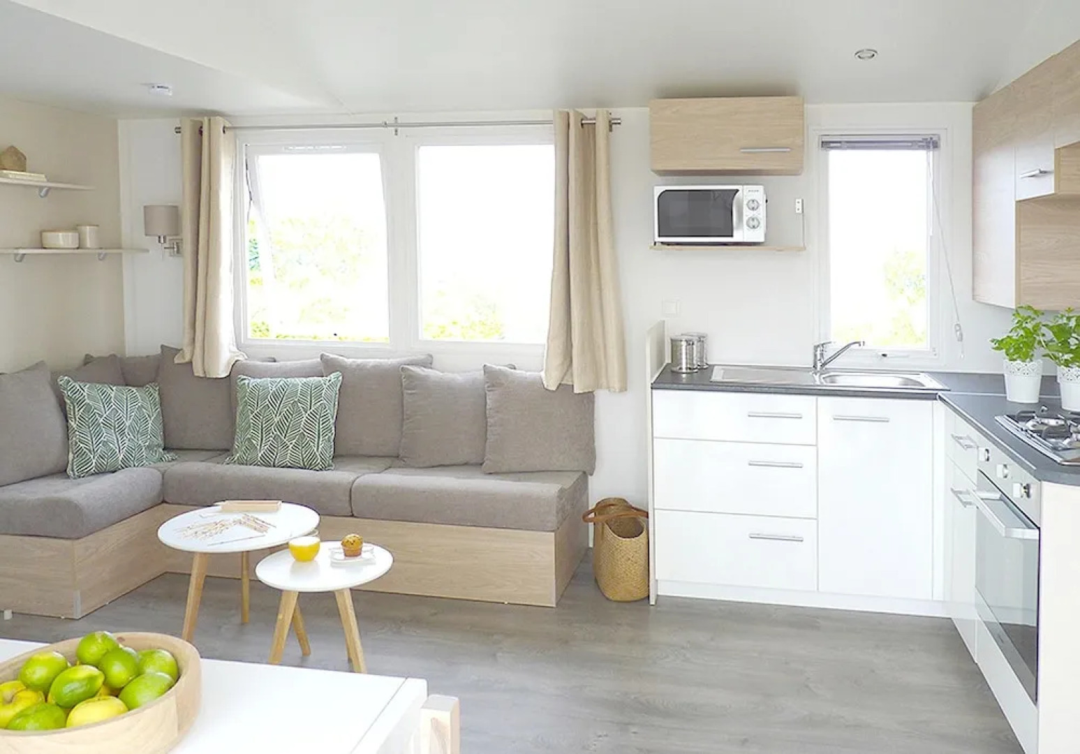 Bungalow With 3 Bedrooms in Les Mathes, With Pool Access and Furnished