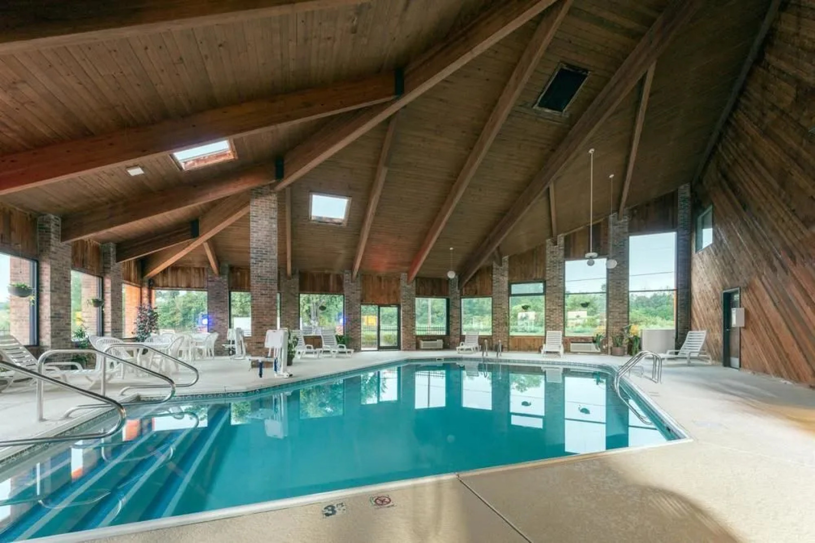 Baymont Inn & Suites Louisville South I 65