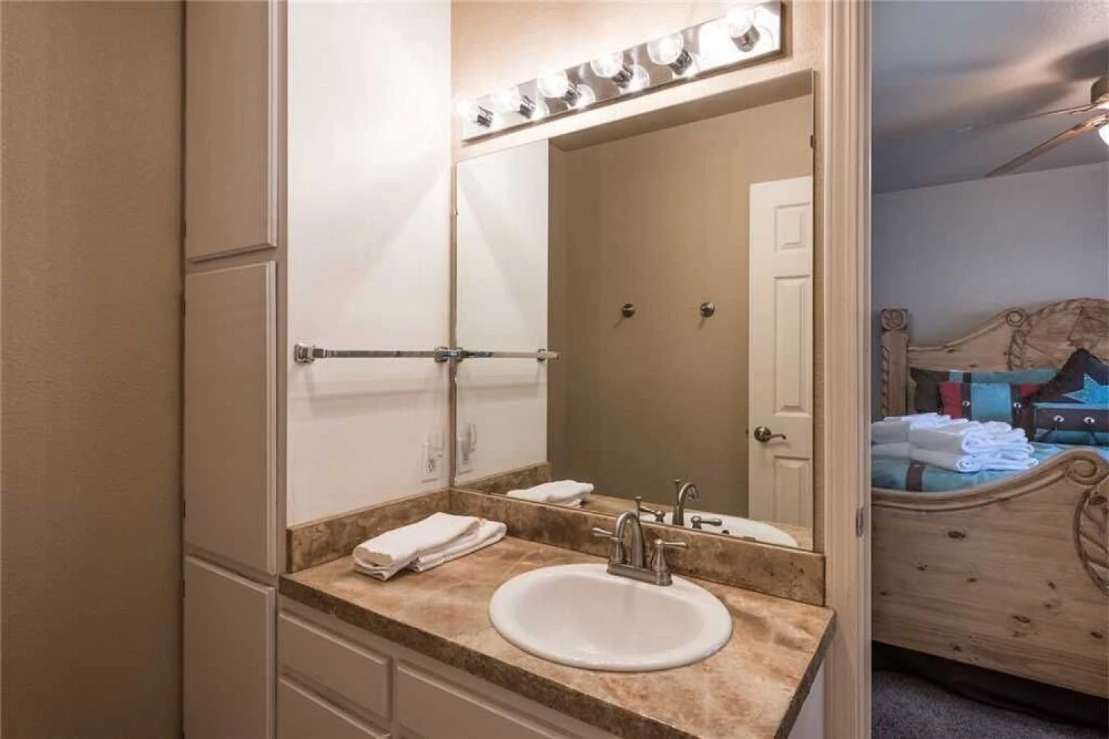 Bogie - Five Bedroom Cabin with Hot Tub