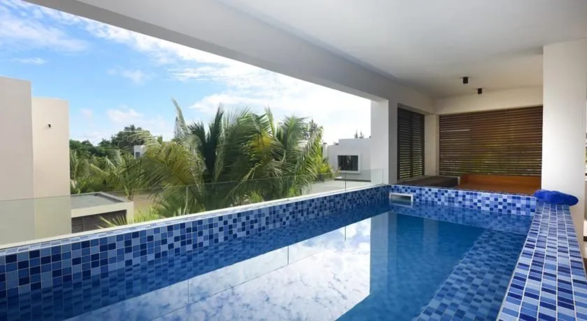 AO Luxury Residence by BARNES