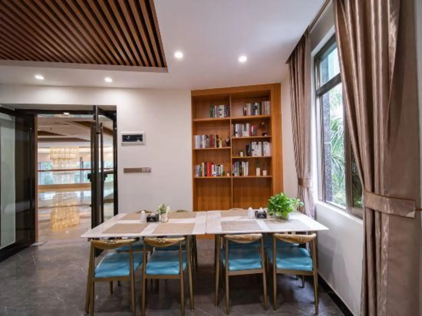 Xinxing Henghui Royal Hotel