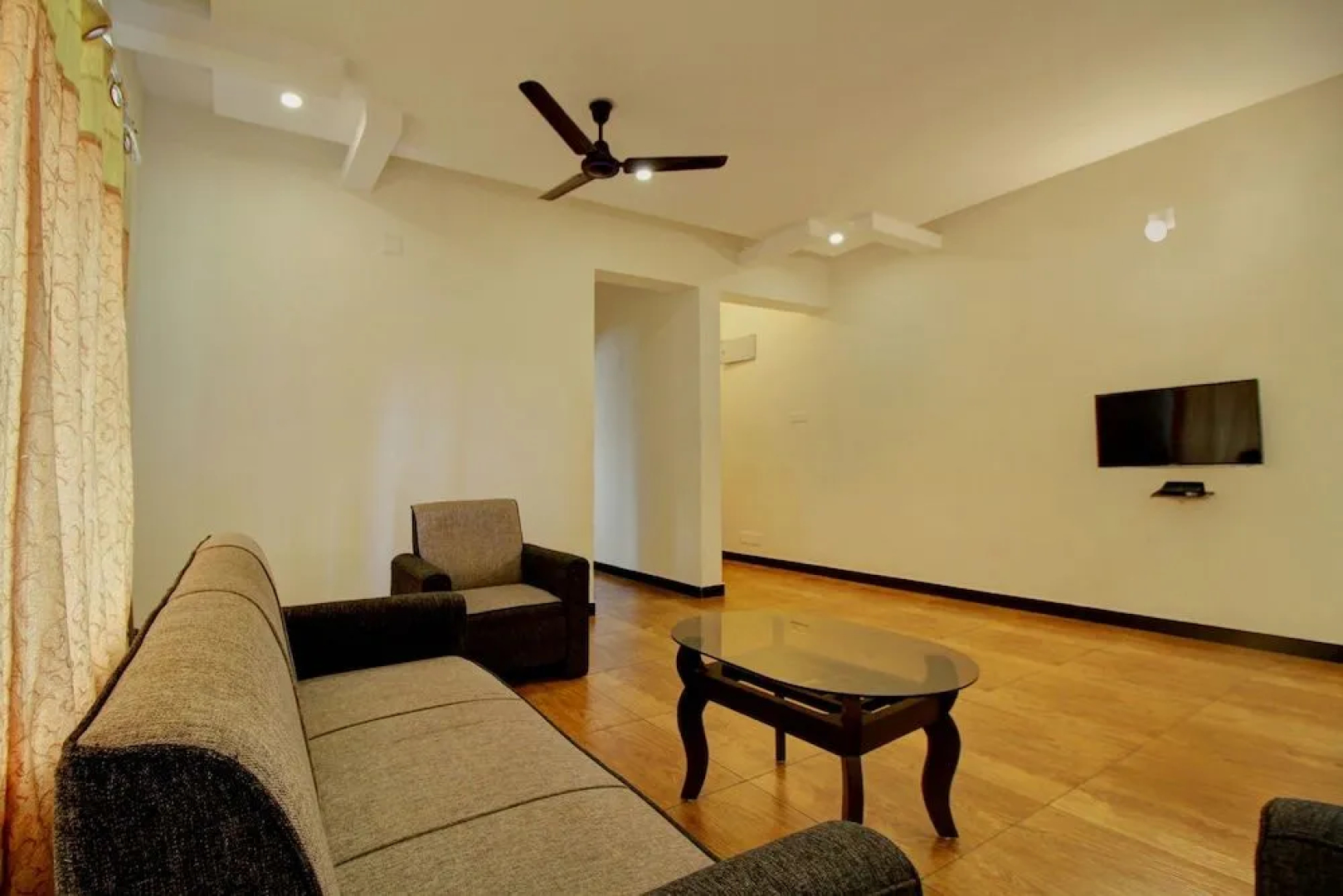 OYO 22276 Sujitha Service Apartments