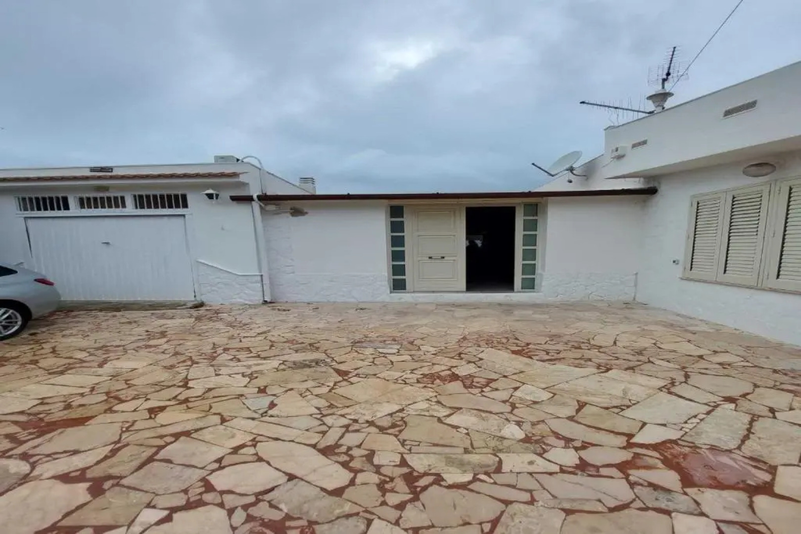 Villa Briguglio Front Beach