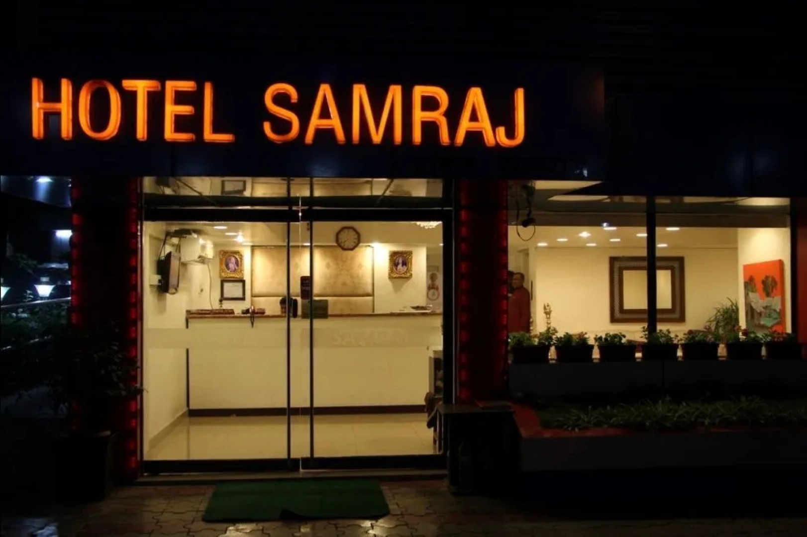 Samraj Hotel