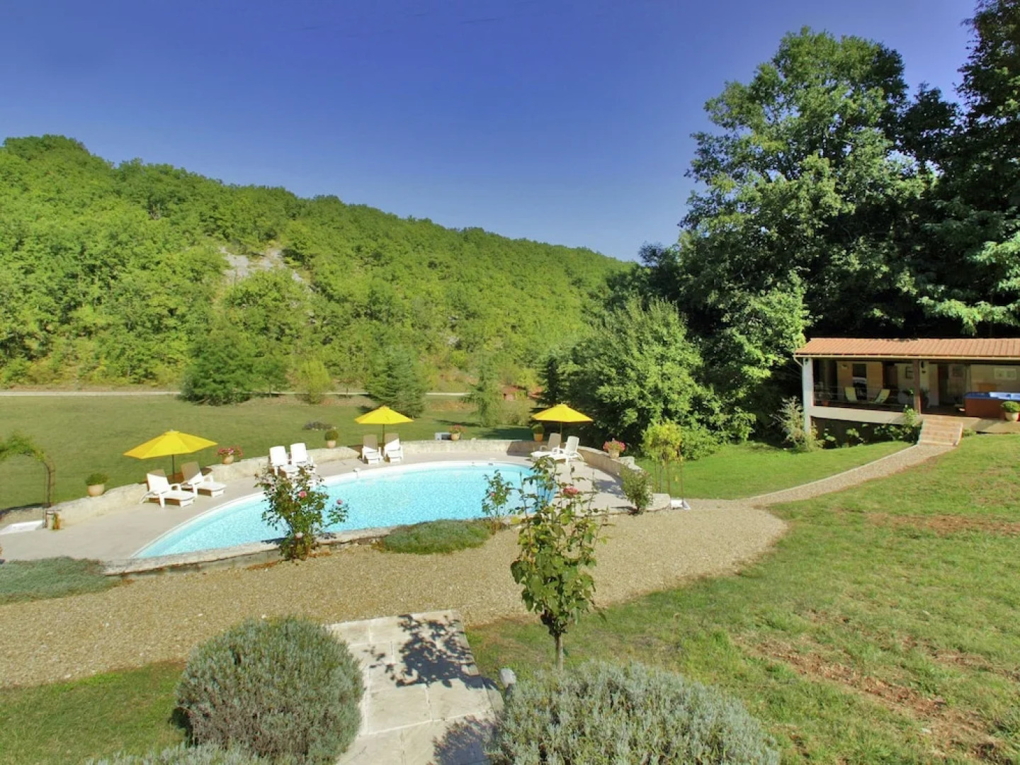 Luxurious Mansion in Souillac With Swimming Pool