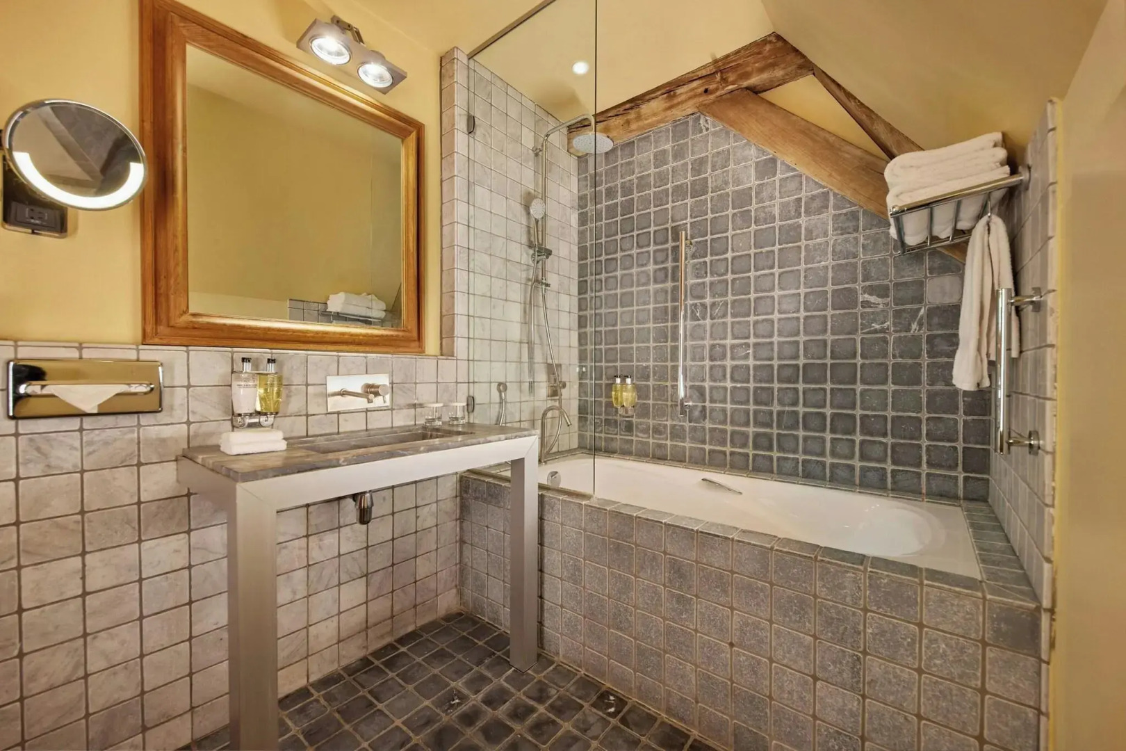 L'Hermitage Gantois, Autograph Collection