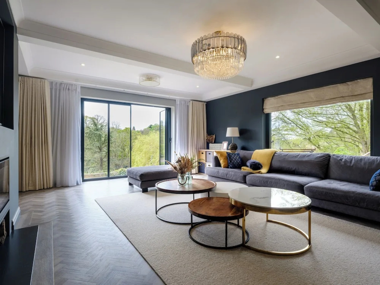 Inviting 5-bed House With Fishing Lake in Devizes