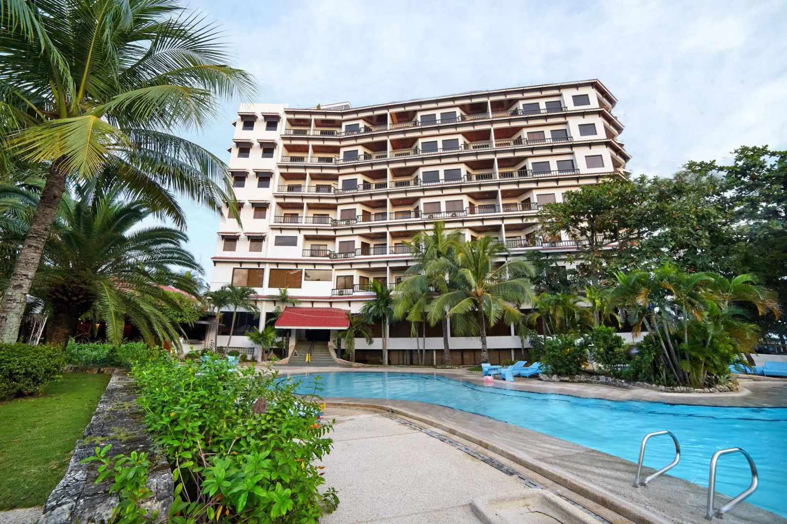 Cebu White Sands Resort and Spa