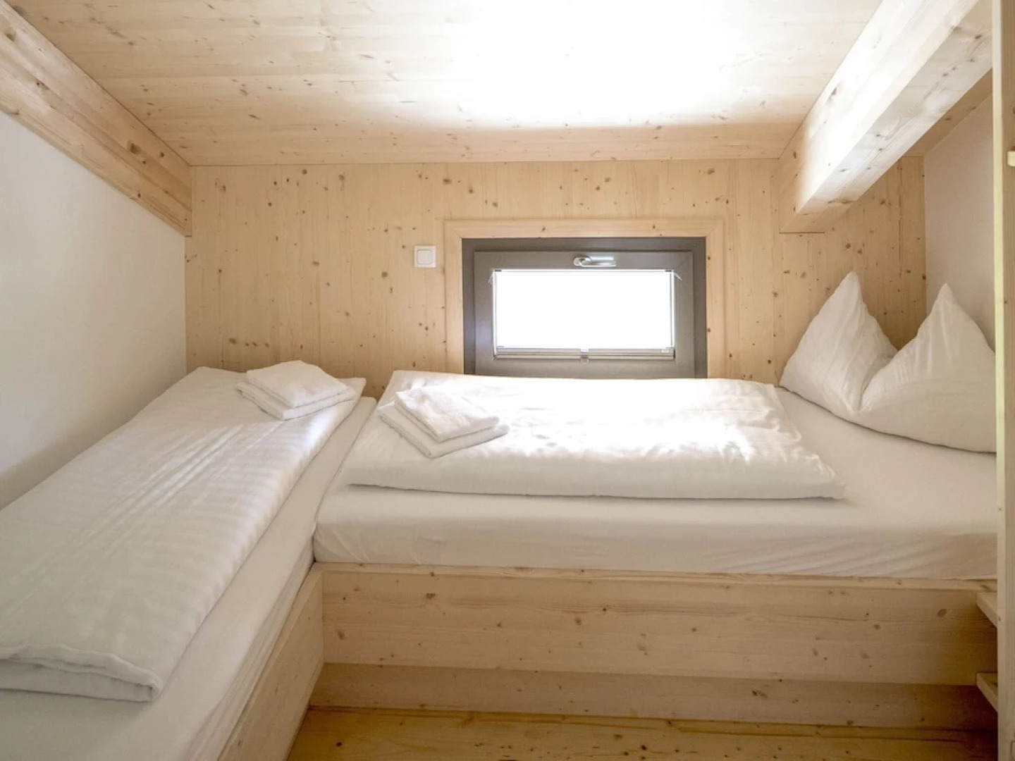 Lovely Chalet With Whirlpool