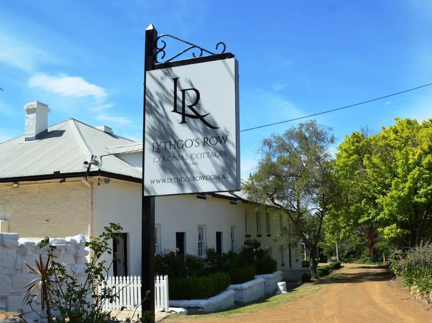Lythgo's Row Colonial Cottages